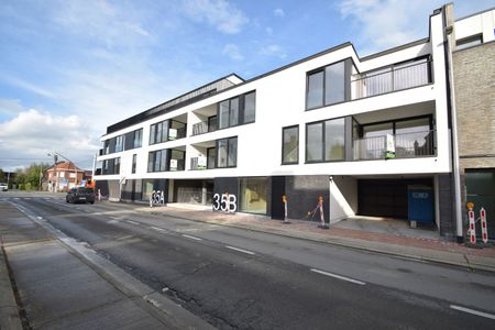 Makkelijk bereikbaar appartement met 2 slaapkamers vlakbij het centrum - Photo 2