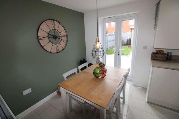 Cascade Close, Staffordshire, Burton Upon Trent, DE14 - Photo 1
