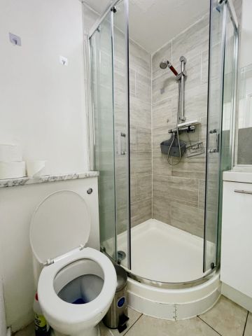 room 3 - Photo 5