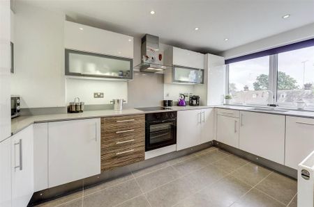 3 bedroom penthouse to rent - Photo 4