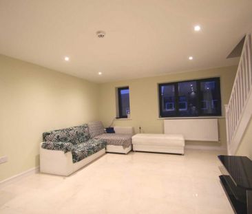 1 bedroom coach house to rent - Photo 5