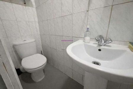 Barking Road, East Ham, E6 - Photo 4