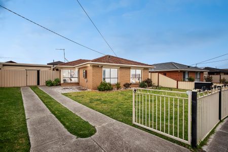 Space, Storage and Suburban Serenity - Photo 4