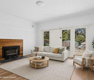 Spacious & Light-Filled Family Home in Leafy Keiraville Location - Photo 1