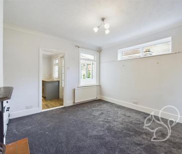 2 bedroom end of terrace house to rent - Photo 2