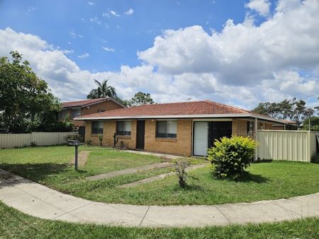 Stunning Contemporary Residence for Rent: 21 Macarthur Crescent, Slacks Creek - Photo 3