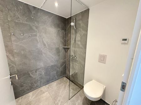 Moderne 2-værelses lejlighed med altan i Nørresundby - Photo 2