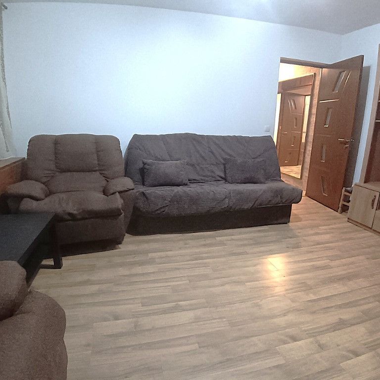 Apartament cu 3 Camere in George Enescu - Photo 1