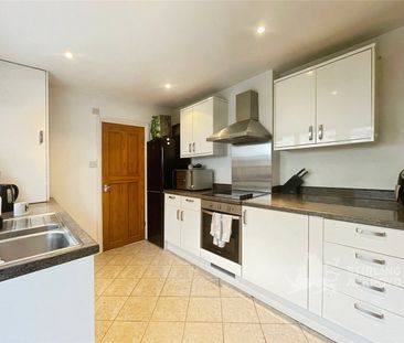 Claremont Road, West Byfleet, Surrey, KT14 6DY - Photo 6