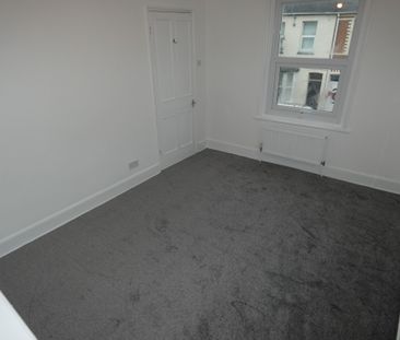 3 bed Terraced - To Let - Photo 5