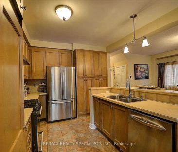 Detached Home For Lease | W9033084 - Photo 1