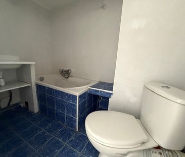 Location Appartement 2 pièces 36m² HYERES 83400 - Photo 4