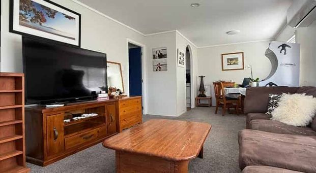 2 Bed Home with Sunny Deck & Outdoor Retreat - Photo 1