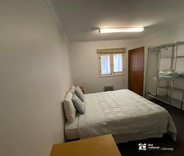 PRIVATE ROOMS FOR RENT IN SPACIOUS SHARE HOUSE! - Photo 5