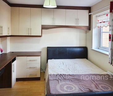 House share to rent - Photo 2