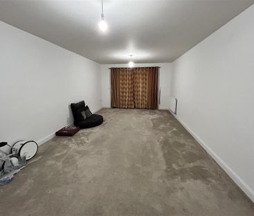 5 bedroom detached house to rent - Photo 2