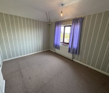 Addison Square, Sheffield, Dinnington - Photo 3