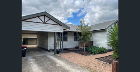 Lovely family home with plenty of space - Photo 5