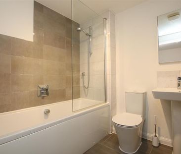 2 bedroom terraced house to rent - Photo 4