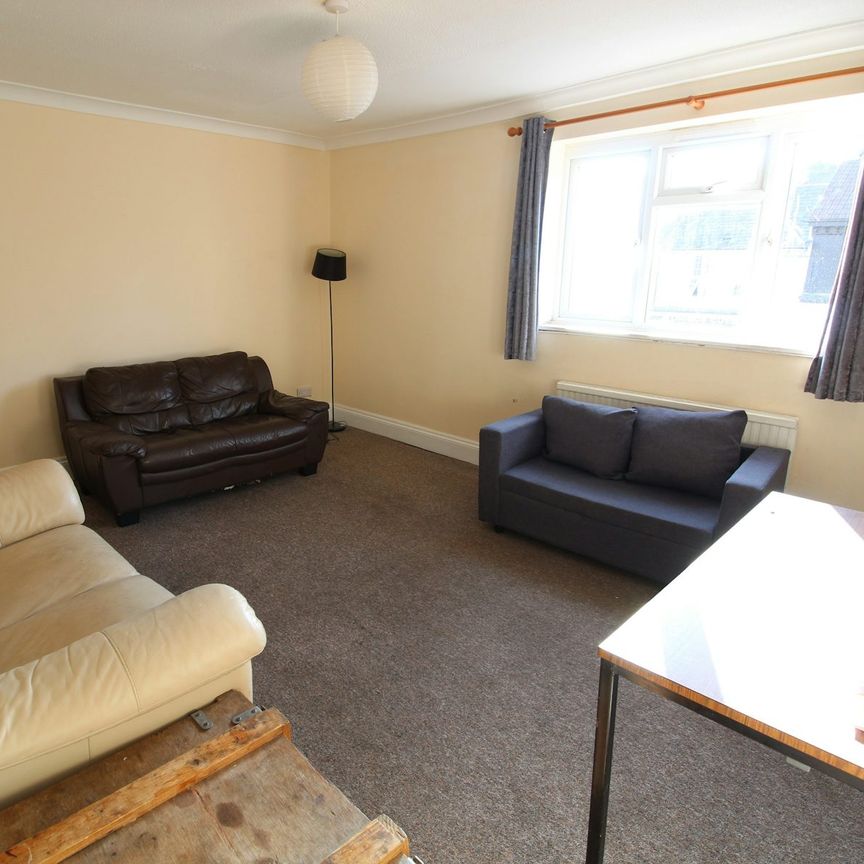 Maisonette to rent on - Photo 1