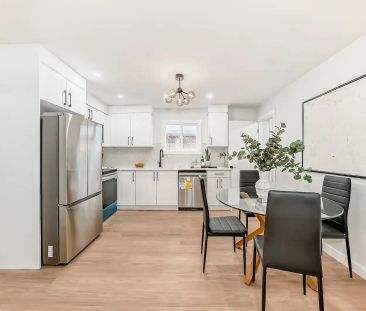 Renovated 3 bedrooms with Double Garage — 3 Bedrooms Main Floor - Photo 1