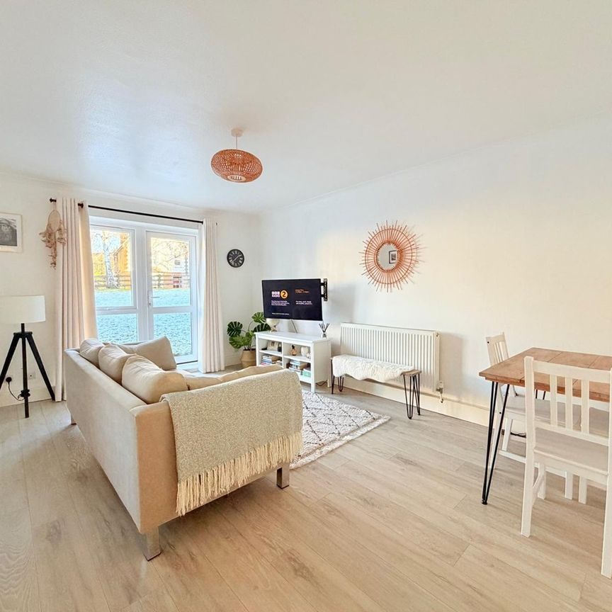 1 Bed Flat, Parrs Close, CR2 - Photo 1