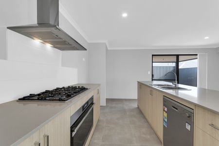 Four Bedroom Family Home in Byford - Photo 4