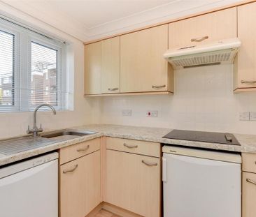 2 bedroom retirement property to rent - Photo 6