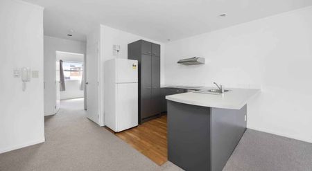 Apartment in the heart of Eden Terrace - Photo 2