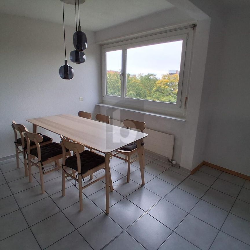 AN ZENTRALER LAGE MIT VERGLASTEM BALKON! - Foto 1