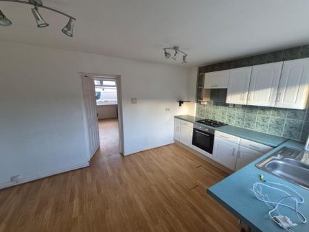 2 bedroom terraced house to rent - Photo 4