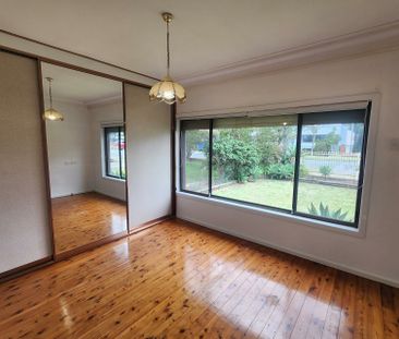 Available 12 December - Photo 6