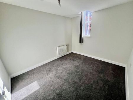 3 bedroom flat to rent - Photo 3