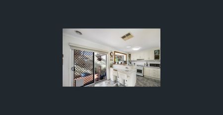 Stunning 3-Bedroom Home for Lease in Melton West! Ready-to-Move In!! - Photo 4