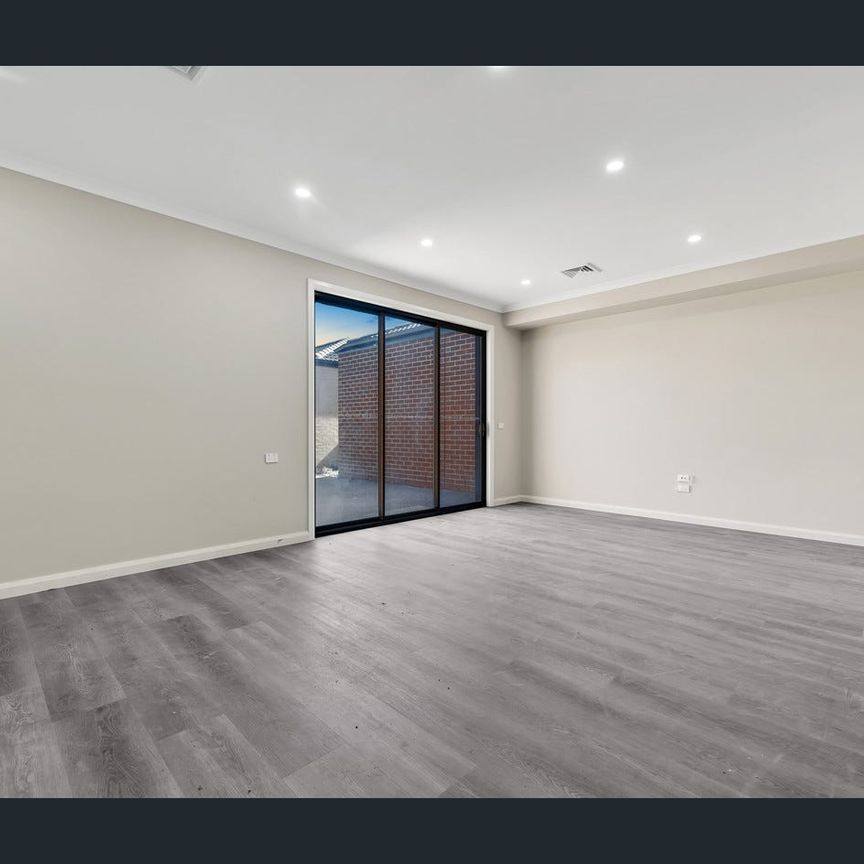 Modern Family Home In Heart Of Tarneit! - Photo 1