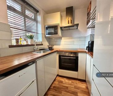 1 bedroom flat to rent - Photo 4