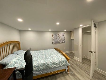 Semi-Detached Home For Lease | C8091758 - Photo 3