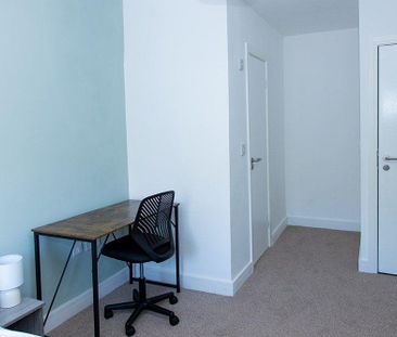 5 bedroom terraced house to rent - Photo 5