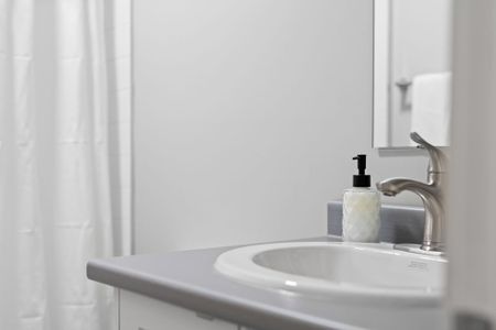 For Lease - 164-168 Picton Street Unit# 1, Hamilton, Ontario - Photo 2