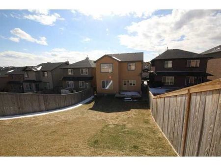 Exceptional 2300 Sqft, 2 Storey Home In Desirable Aspen. - Photo 4