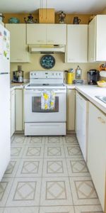 Superb 4 1/2 available NOW starting from $1225 - Photo 4