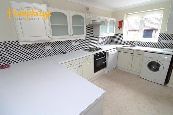 4 bedroom end of terrace house to rent - Photo 1