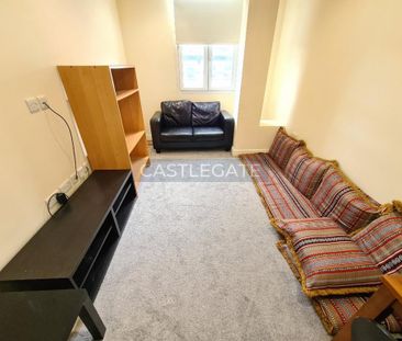 1 bedroom triplex to rent - Photo 2