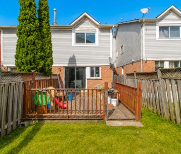 For Lease - 19 Ural Circle, Brampton, Ontario - Photo 2