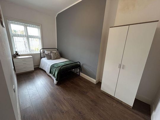 Mixed use to rent - Photo 1