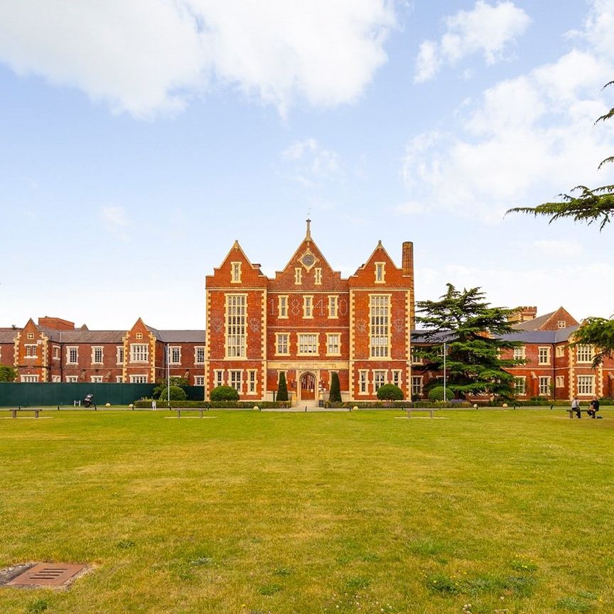 2 Bed Flat, Holt Gardens, SW17 - Photo 1