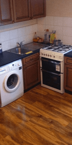 Ensuite room close to ilford station ideal for working female- £700 pcm - Photo 3