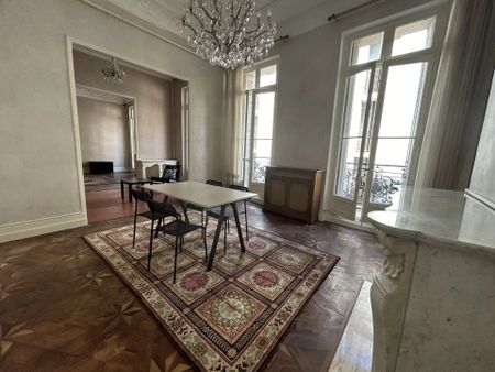 Appartement 7 pièces 183m2 MARSEILLE 1ER 2 900 euros - Photo 3