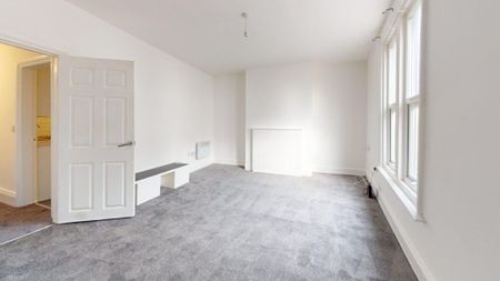 To Let: 2 Bedroom Flat Murray Street, Hartlepool, County Durham, TS26 8PF - Photo 2