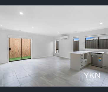 1 Kumara Drive, Manor Lakes, Vic 3024 - Photo 2